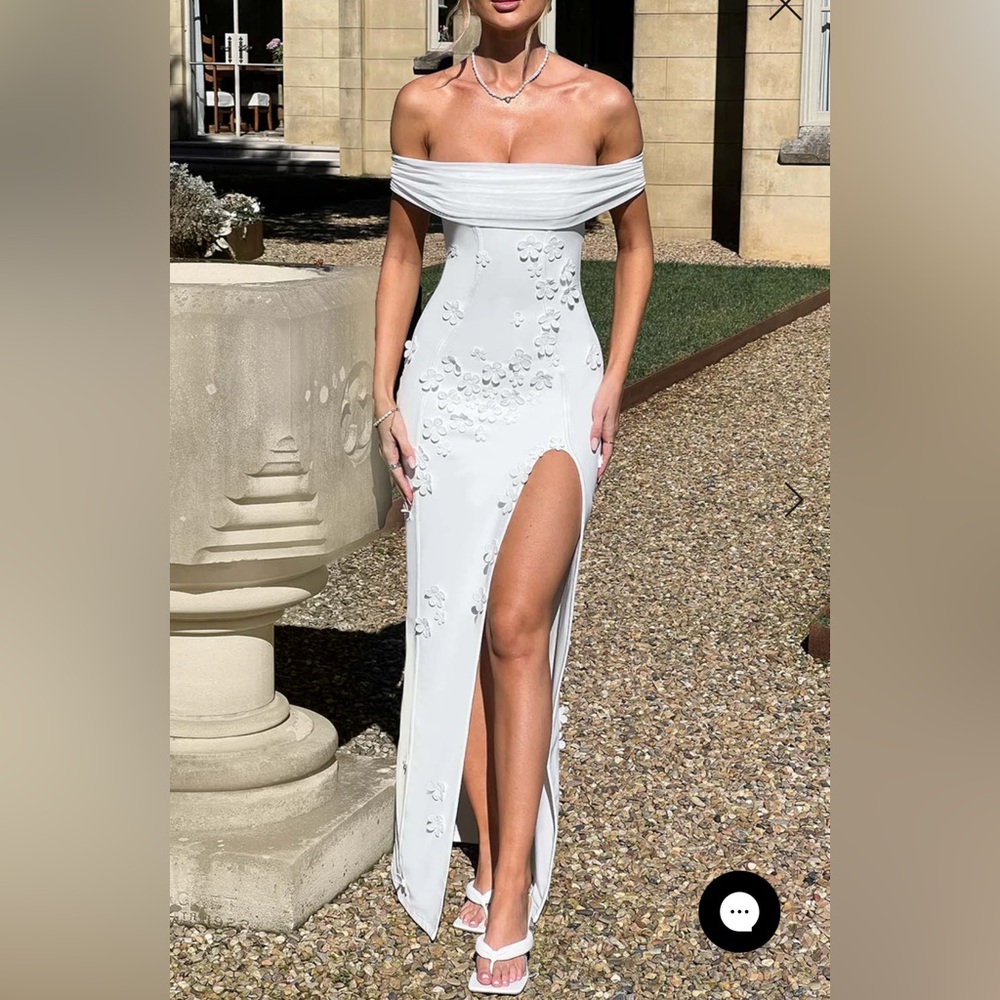 Babyboo MILANI MAXI DRESS - IVORY
NWTs. Never worn